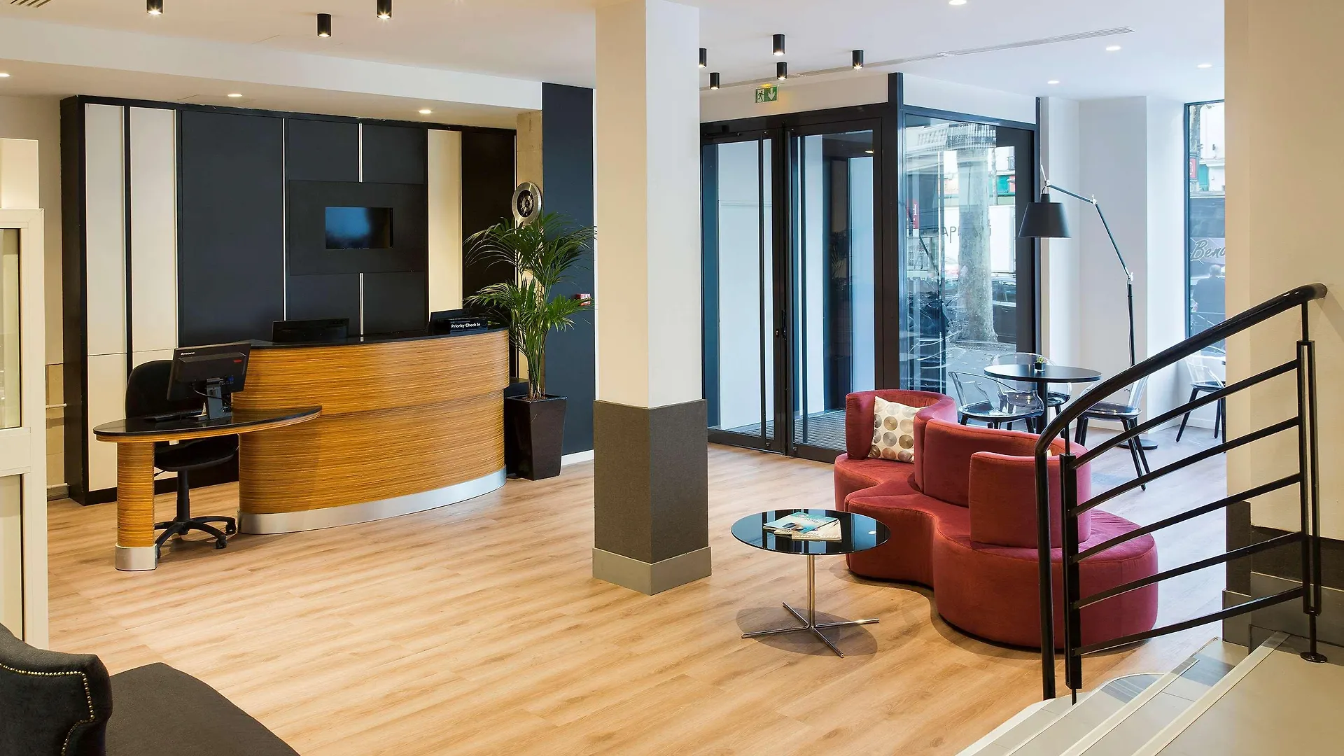 Novotel Muenchen Airport - Newly Renovated Freising Hotell