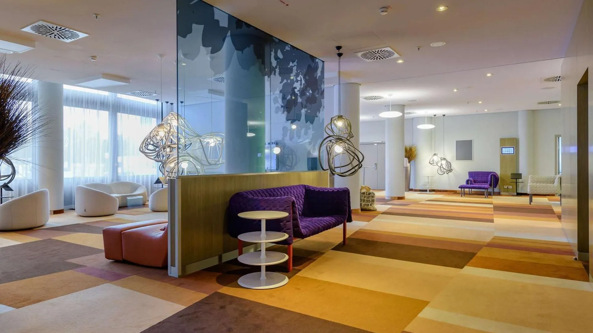 Novotel Muenchen Airport - Newly Renovated Freising Hotell