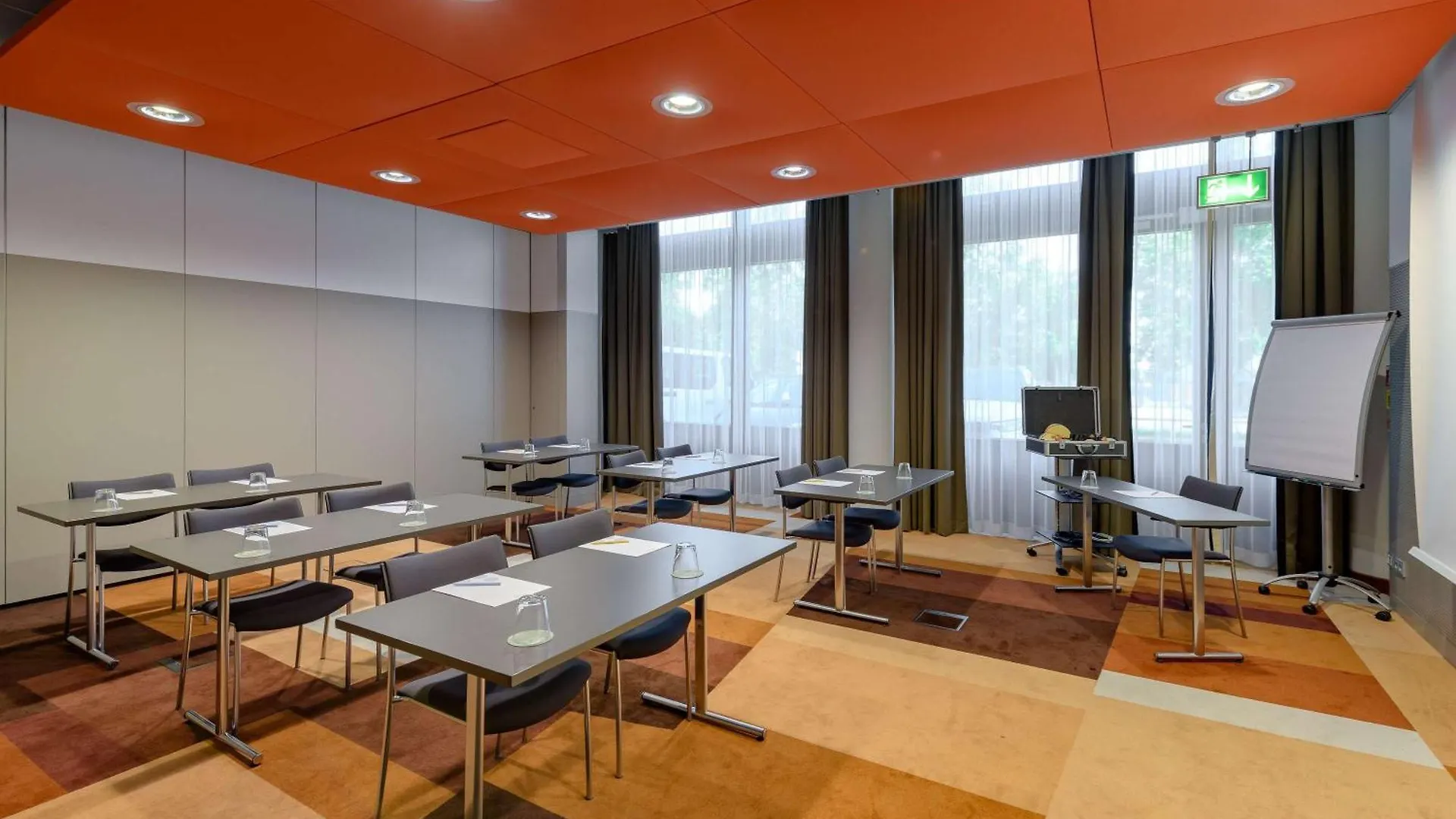 Novotel Muenchen Airport - Newly Renovated Freising 4*,