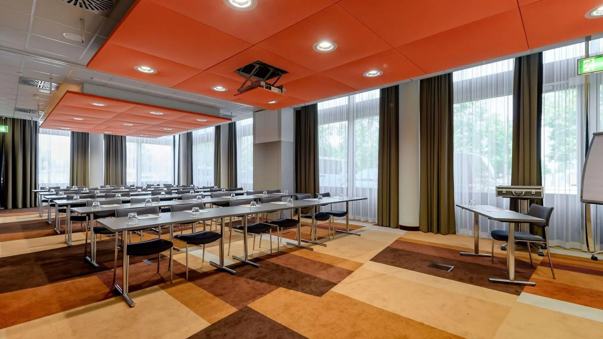 Novotel Muenchen Airport - Newly Renovated Freising 4*,