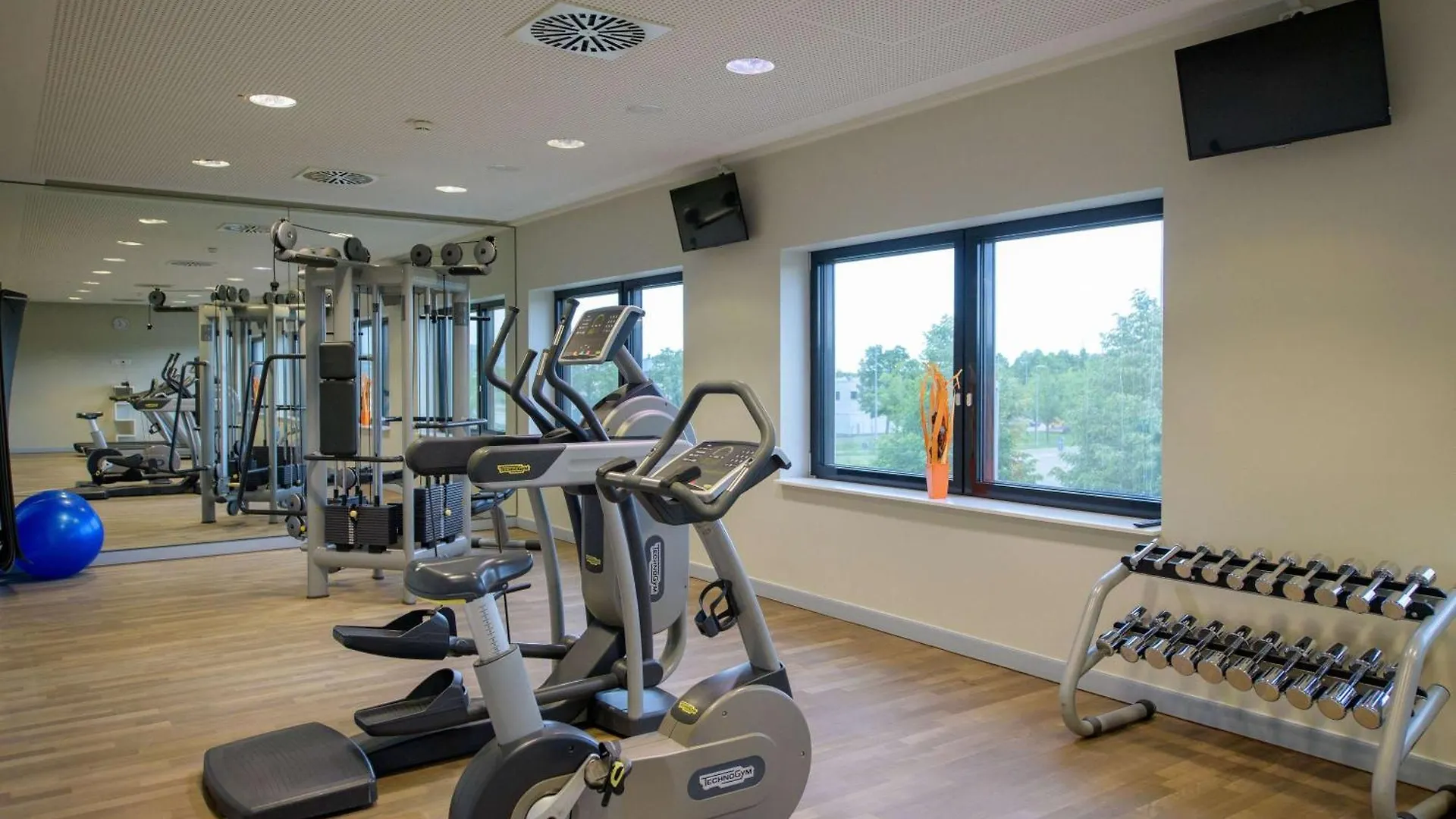 Novotel Muenchen Airport - Newly Renovated Freising 4*,
